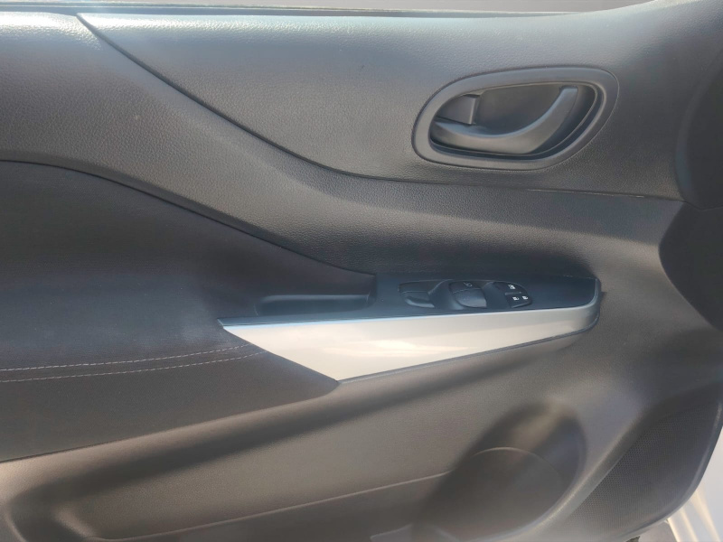 Nissan Comerciales NP300 4 pts. S, Pick-Up, Doble Cab., TM6, a/ac. 2019